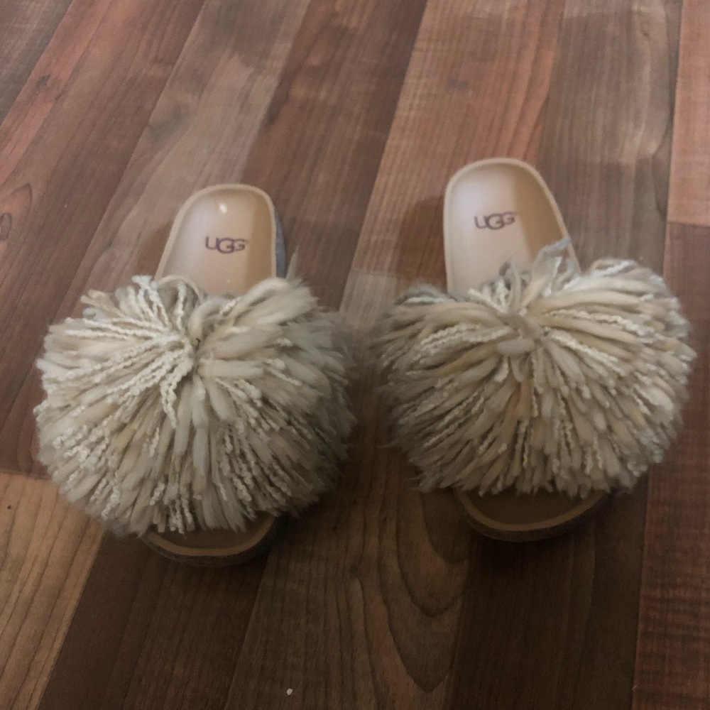 Ugg Cindi Sandals